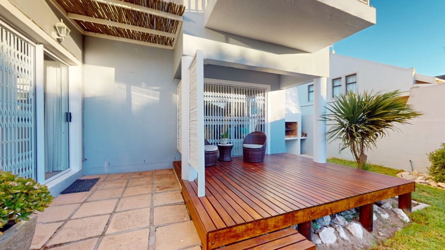 6 Bedroom Property for Sale in Country Club Western Cape